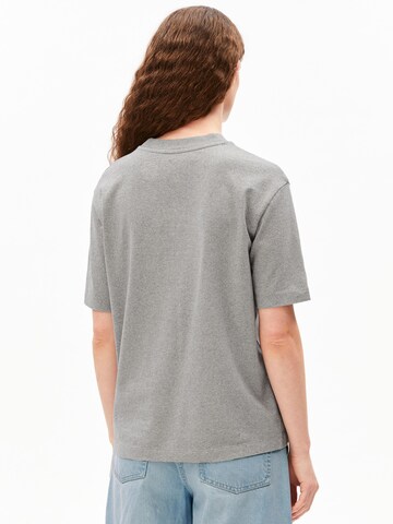 T-shirt 'Tarjaa' ARMEDANGELS en gris