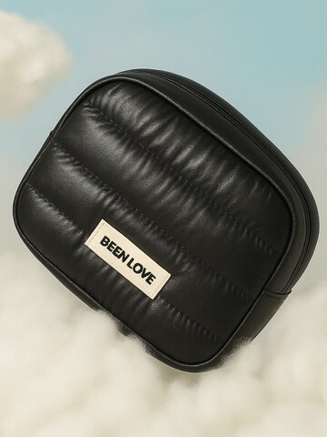 MEVYRA Toiletry Bag in Black