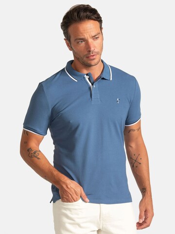 Jacey Quinn - Camisa em azul