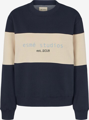 Esmé Studios Sweatshirt 'Madeline' in Blauw: voorkant