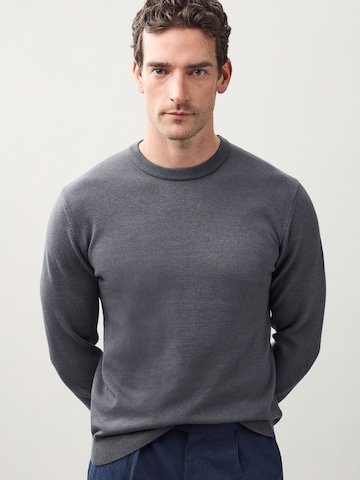 Next - Jersey en gris: frente