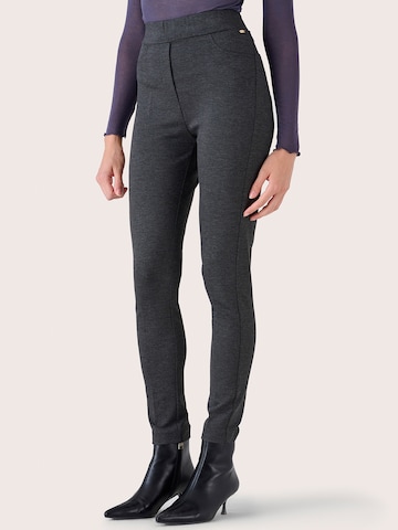 Camomilla Italia Slimfit Broek 'Kellya' in Grijs: voorkant