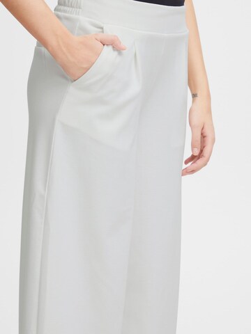 ICHI - Pierna ancha Pantalón 'KATE' en blanco