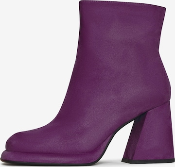 CESARE GASPARI Ankle Boots in Lila: predná strana