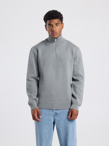 America Today Sweater in Grey: front