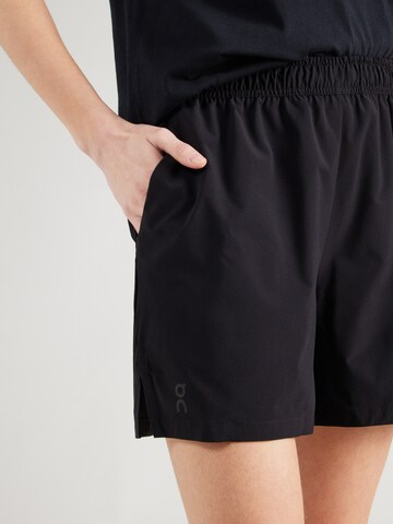 On Loosefit Shorts 'Focus' in Schwarz