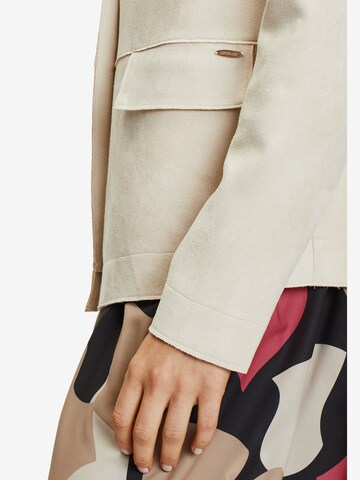 Betty & Co Blazers in Beige