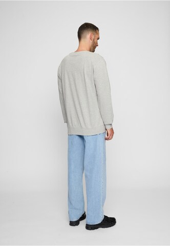 MT Men Sweatshirt in Grau