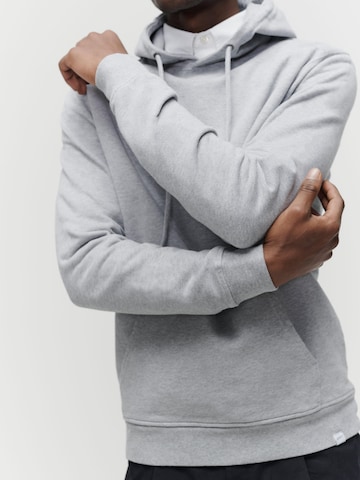 SANVT Sweatshirt 'The Hooded Sweatshirt' in Grau
