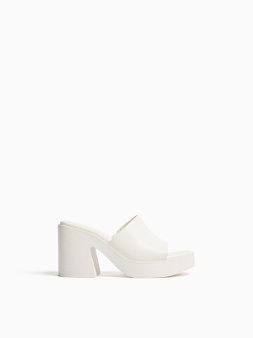 Mule Bershka en blanc