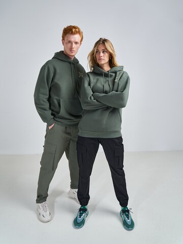 ABOUT YOU x Swalina&Linus - Sweatshirt 'Tamme' em verde: frente