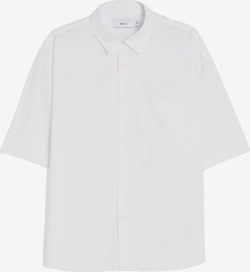 Bershka Comfort Fit Риза в бяло: отпред