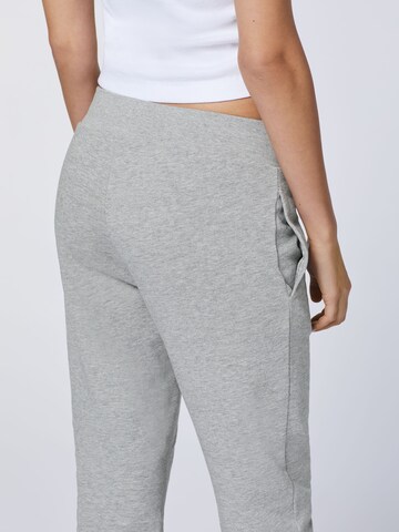 Jette Sport Tapered Pants in Grey