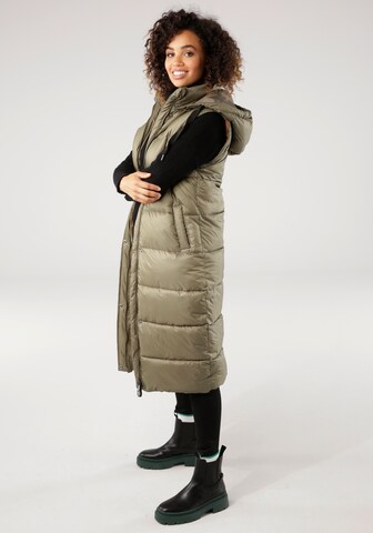 Tamaris Winter Coat in Green