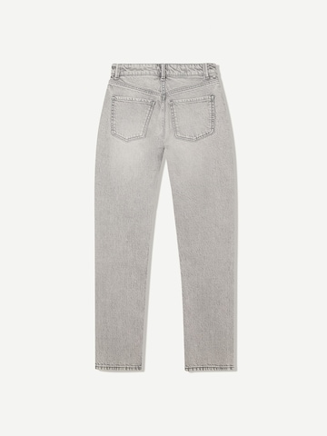 Bershka Regular Farkut värissä harmaa