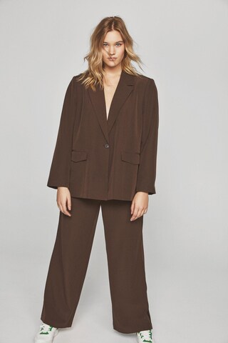 EVOKED Regular Pants 'IVY' in Brown