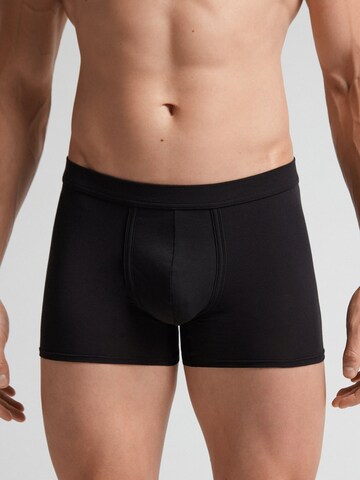 IUMAN Intimissimi Uomo Boxershorts in Schwarz: Vorderseite