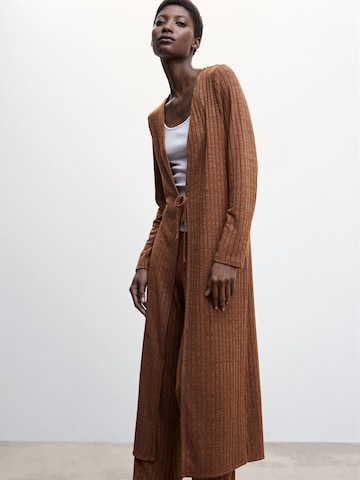 Cardigan 'MARGAUX' MANGO en marron : devant