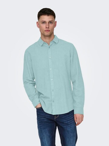 Coupe slim Chemise 'CAIDEN' Only & Sons en bleu : devant