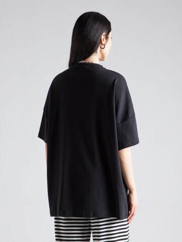 Noisy may Dress in Black