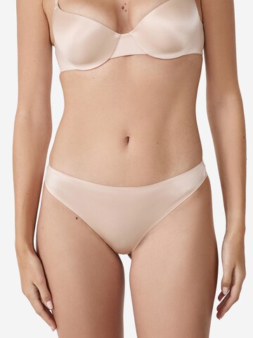 String di ETAM in beige: frontale