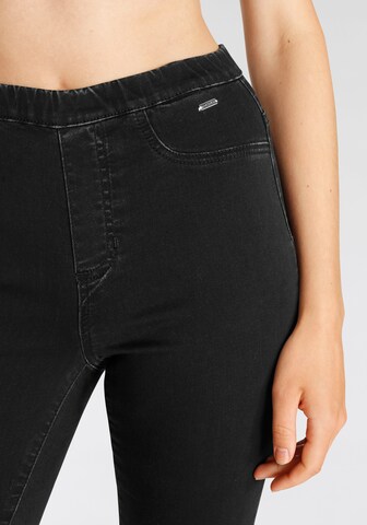 BUFFALO Flared Jeggings i svart