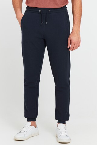 Effilé Pantalon 'ROBERTSON' !Solid en bleu : devant