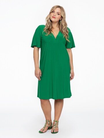 Robe Yoek en vert