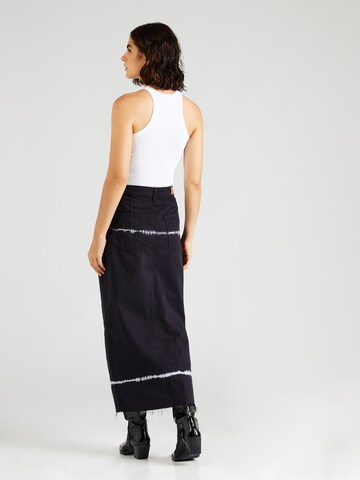 Noisy may Skirt 'NMKATH' in Black