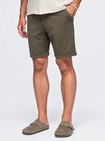 Regular Pantalon chino Ombre en vert