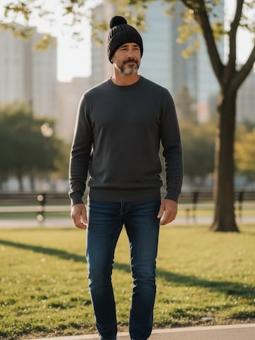 Kumixi Beanie in Black