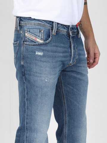 DIESEL Regular Jeans '1985 LARKEE 09I16'‌‌‌ in Blau