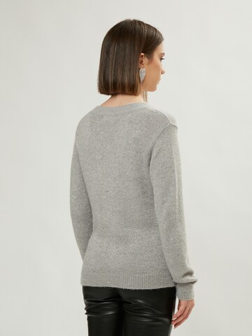 Influencer Pullover in Grau