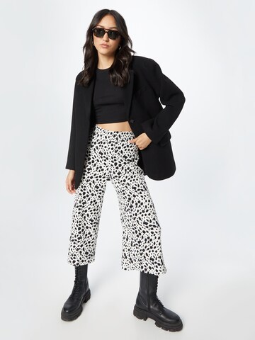 Wide leg Pantaloni di River Island in bianco