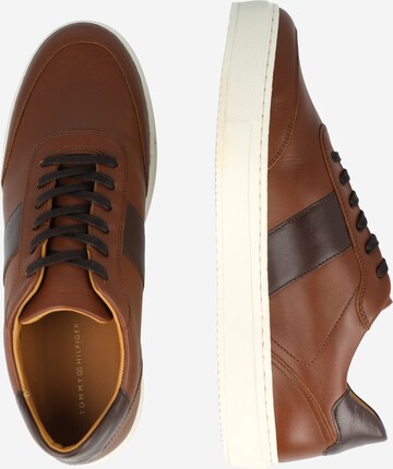 TOMMY HILFIGER Sneakers in Brown