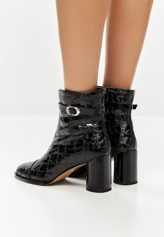 CESARE GASPARI Stiefelette in Schwarz
