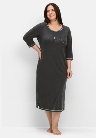 SHEEGO Nightgown in Grey: front