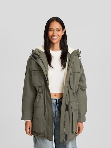 Bershka Tussenparka in Groen: voorkant