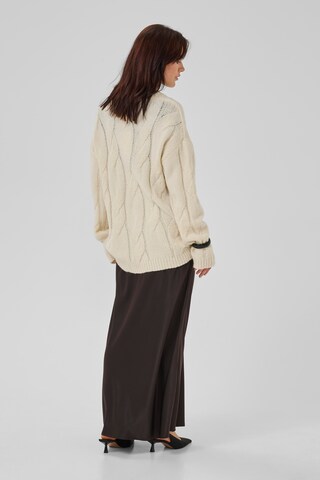 My Essential Wardrobe Sweater in White