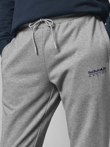 Pepe Jeans Tapered Hose in Grau