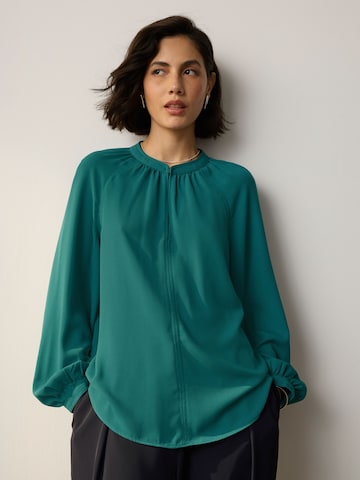 Bluză de la Next pe albastru: față