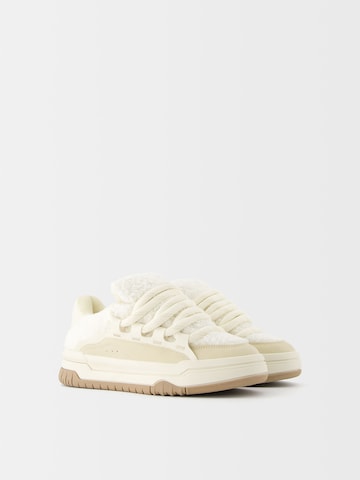 Baskets basses Bershka en beige