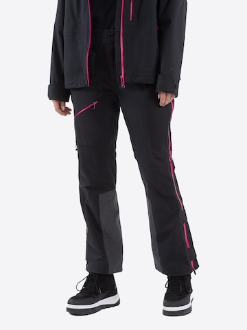 4F Regular Outdoor trousers in Black: front