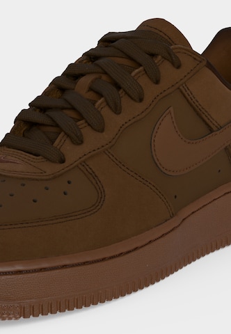 Nike Sportswear Matalavartiset tennarit 'Air Force 1 Retro Premium' värissä ruskea