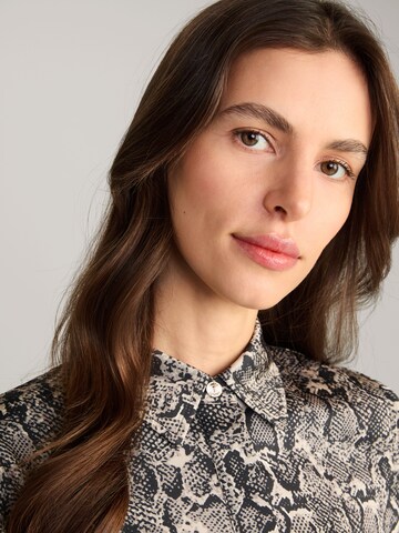 Robe-chemise 'Darlina' JOOP! en gris