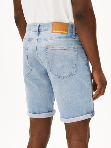 Coupe slim Pantalon ARMEDANGELS en bleu