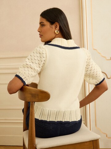 love & roses Pullover in Beige