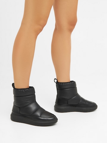 Ivylee Copenhagen Snow Boots 'Moon' in Black