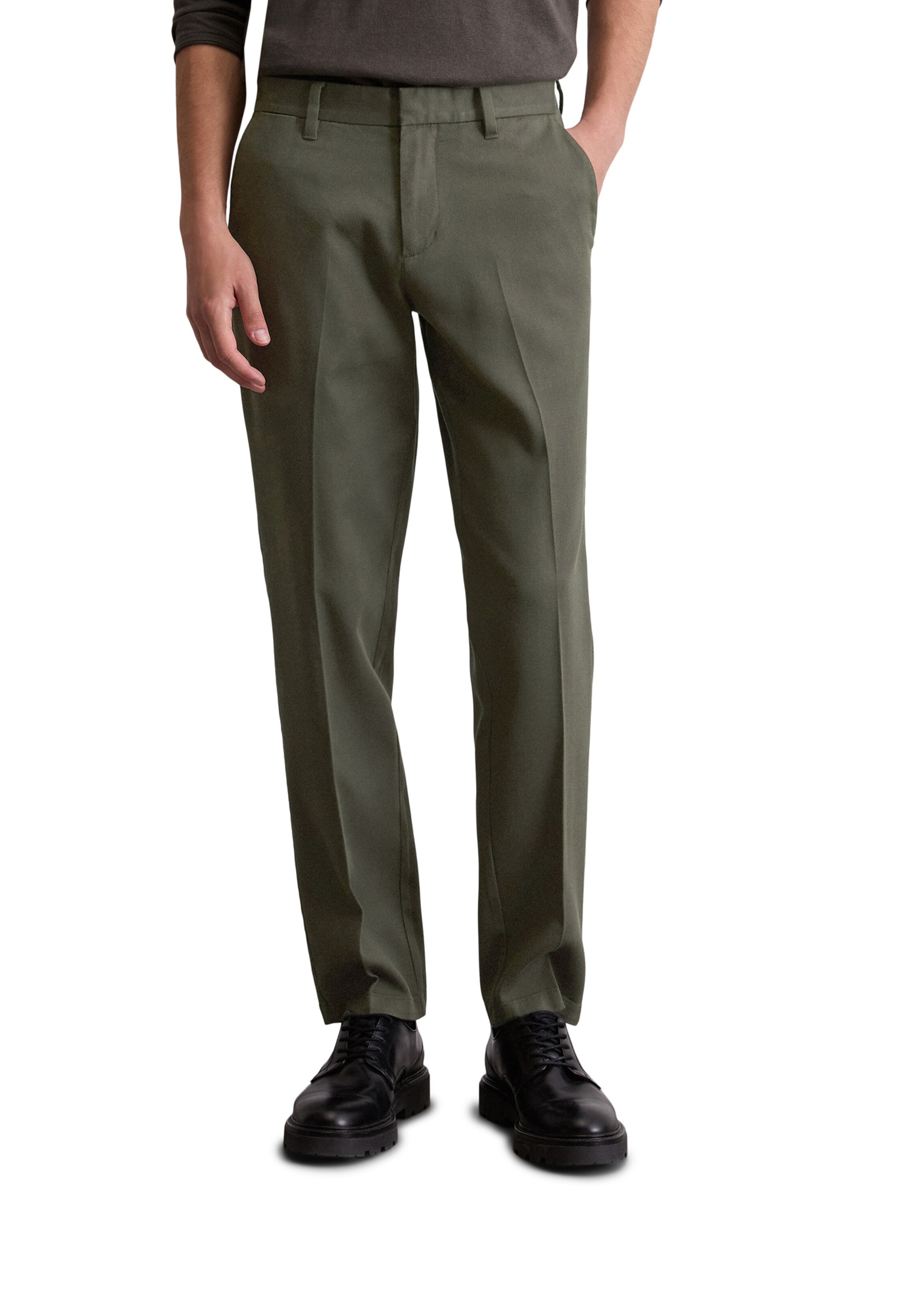 Marc O'Polo Slim fit Chino Pants in Green: front