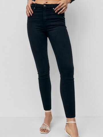 Pull&Bear Skinny Jeansy w kolorze czarny